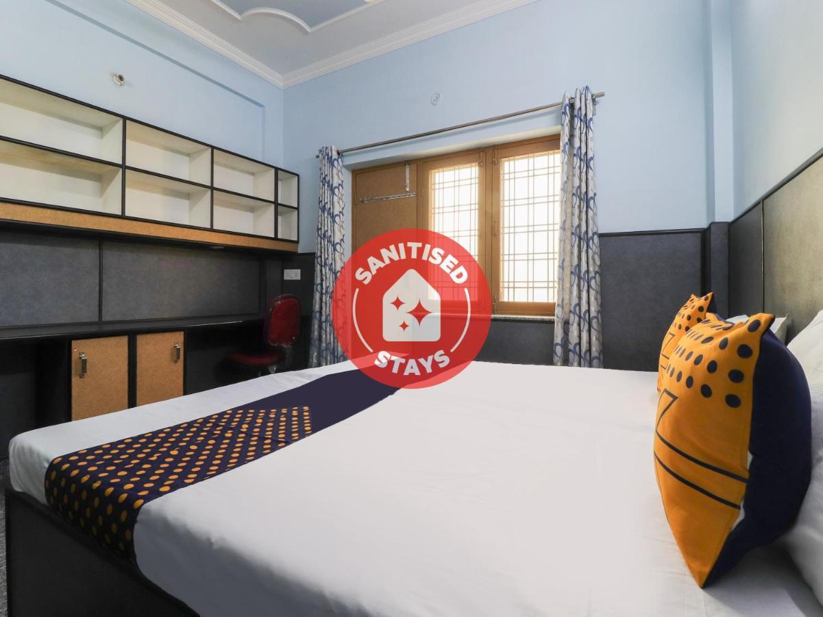 Spot On 82236 Aryan Home Stay Jhājra Eksteriør billede