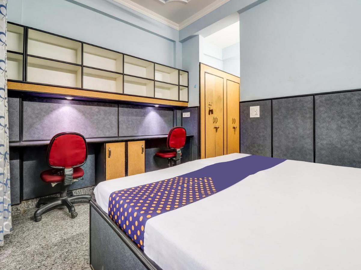 Spot On 82236 Aryan Home Stay Jhājra Eksteriør billede