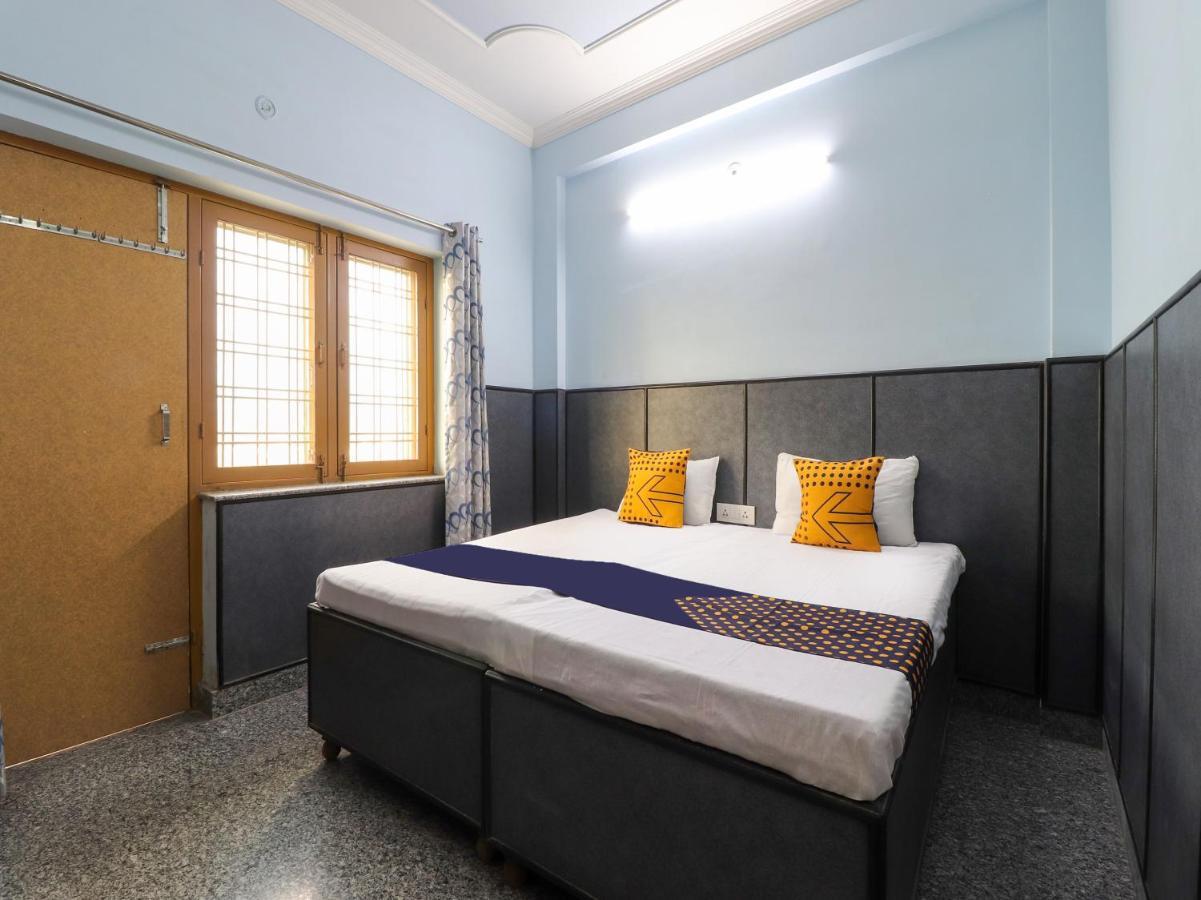 Spot On 82236 Aryan Home Stay Jhājra Eksteriør billede