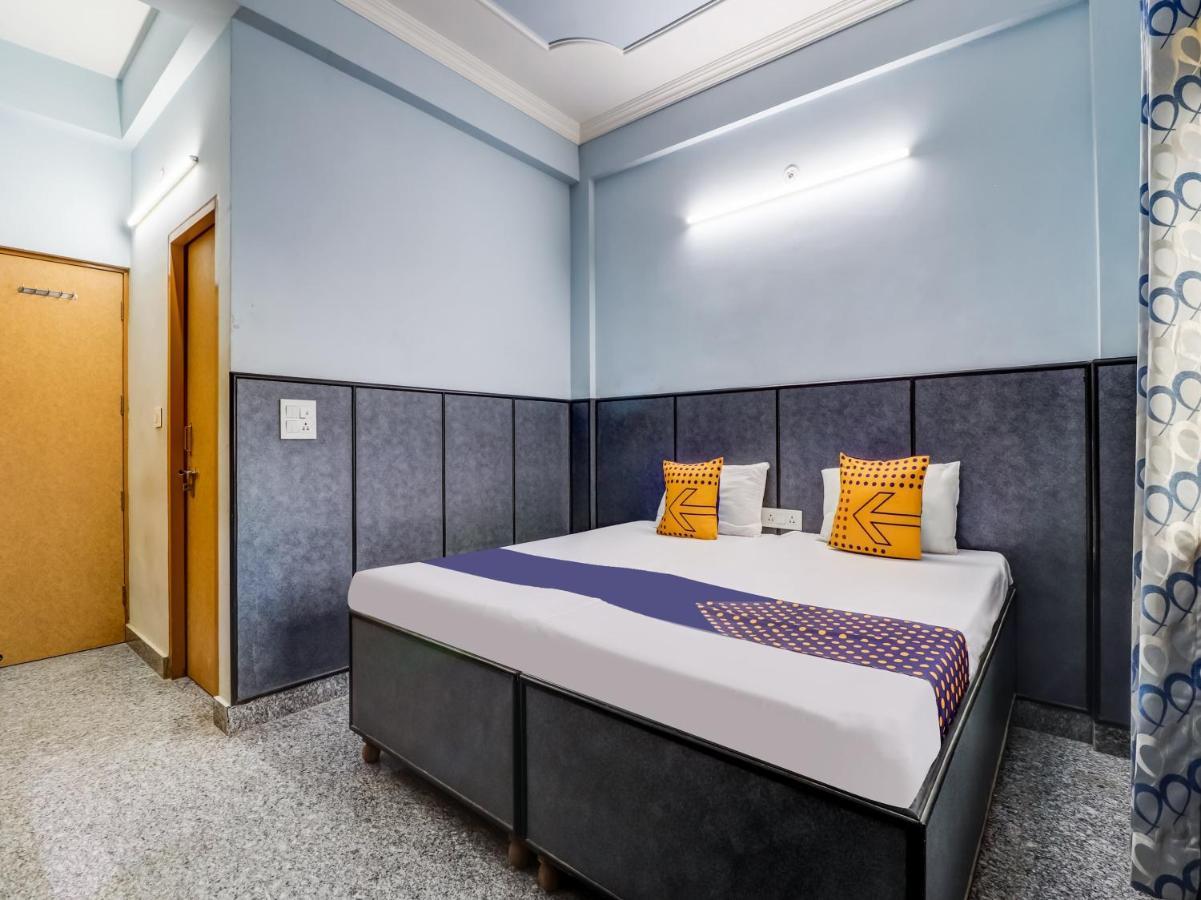 Spot On 82236 Aryan Home Stay Jhājra Eksteriør billede